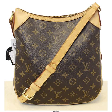 crossbody Louis Vuitton purse